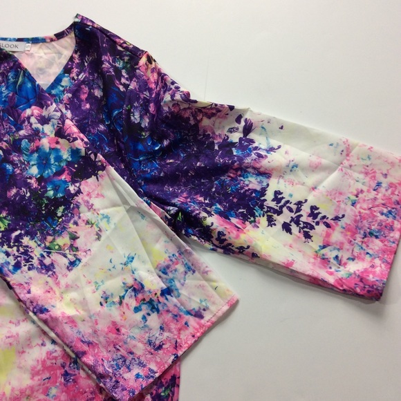 FLORAL V-NECK SHIRT NWOT - Picture 8 of 13